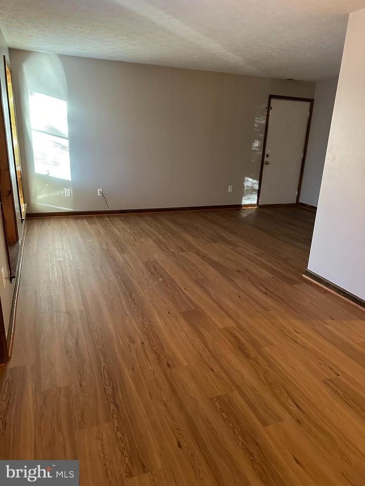 23242 Rosewood Ct Apt 1068 #1068-8F - Photo 7 of 7