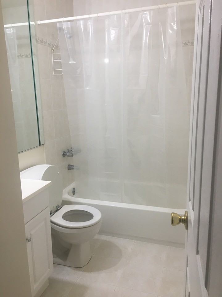 249 Warwick Ave - Photo 3 of 11