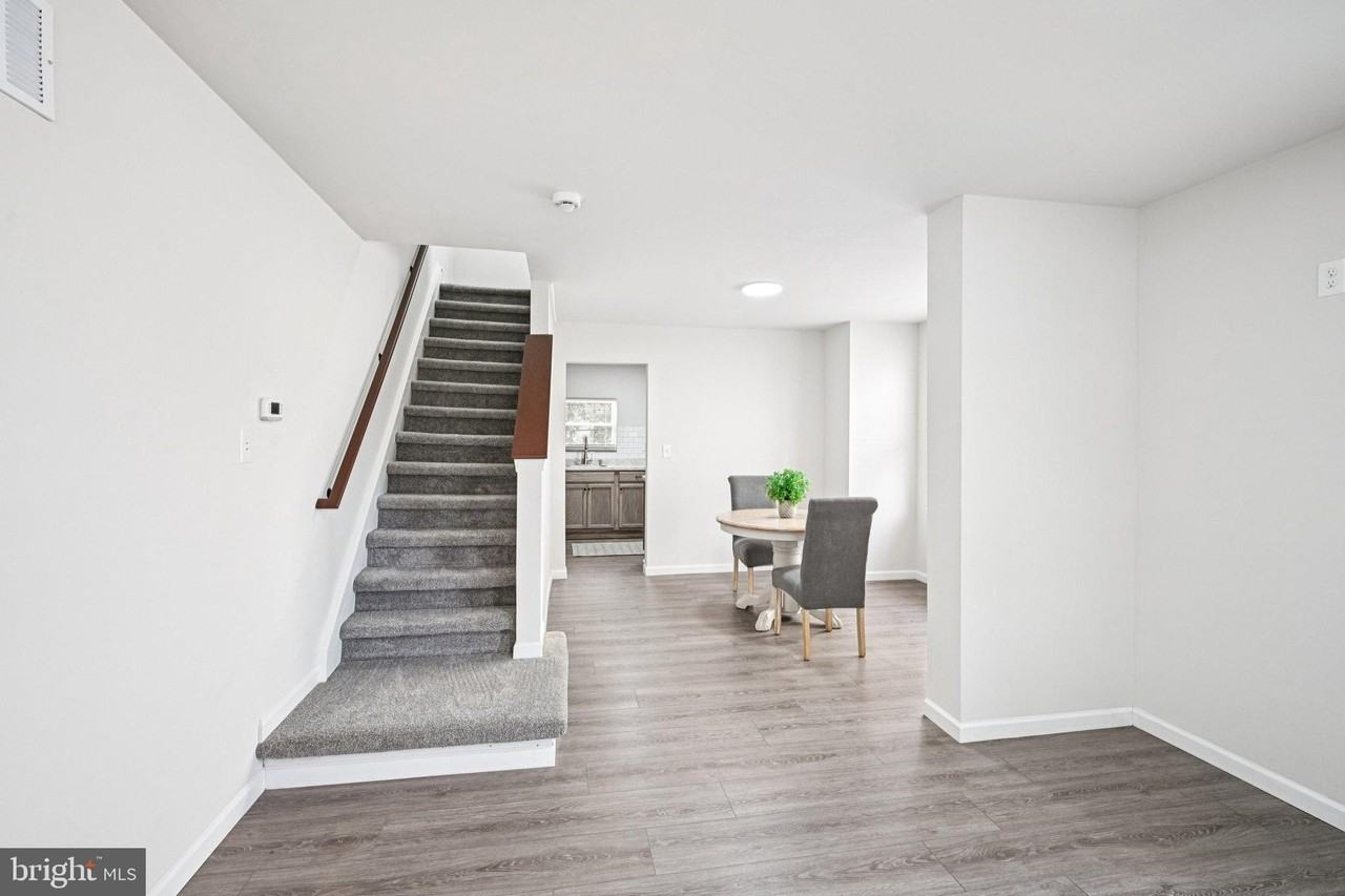 7 E Cohawkin Rd - Photo 3 of 29