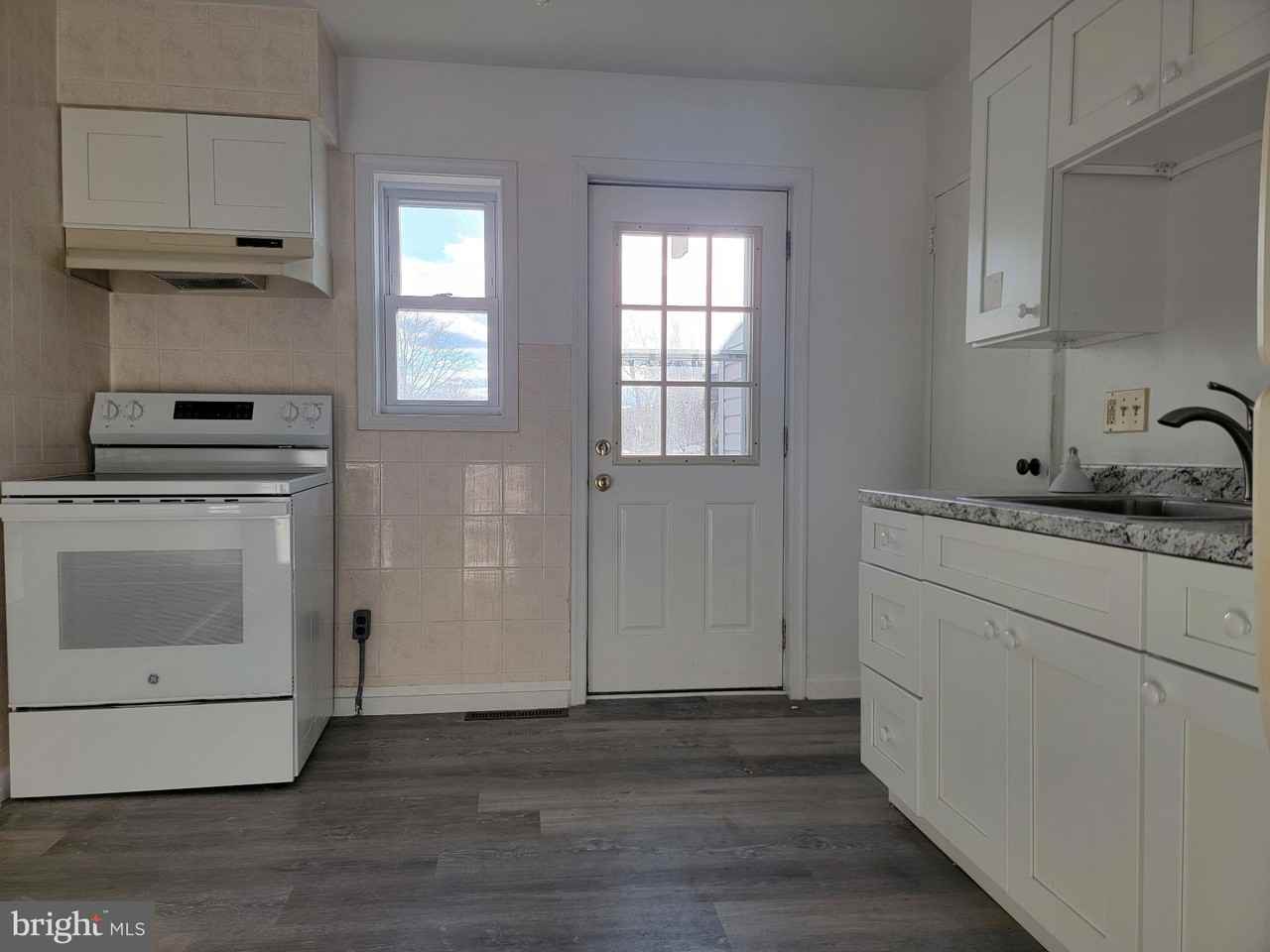 617 Berg Ave - Photo 2 of 10