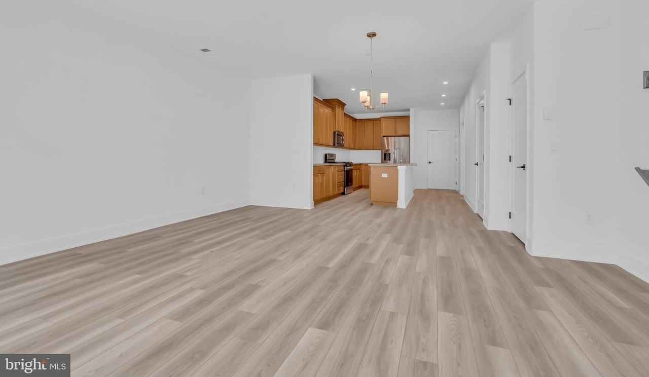 8102 Donatello Dr - Photo 7 of 35