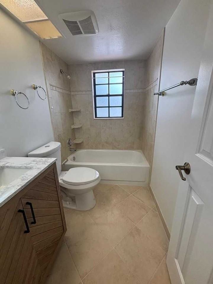 Oak Terrace Dr - Photo 4 of 10