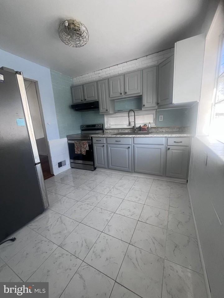 2827 Galloway Ave - Photo 4 of 17