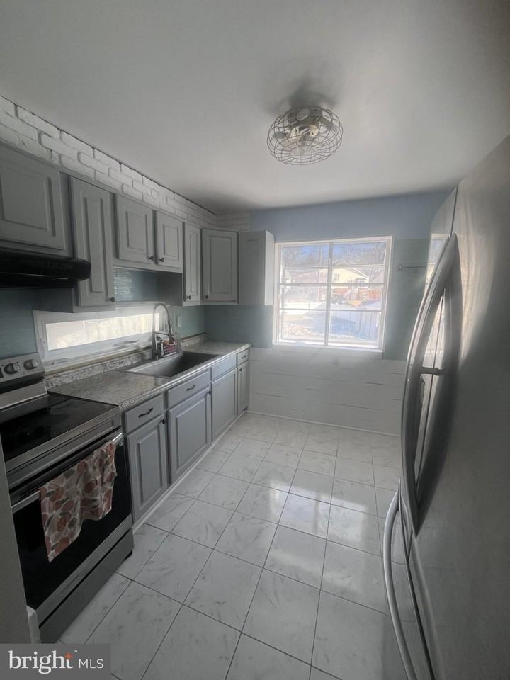 2827 Galloway Ave - Photo 5 of 17