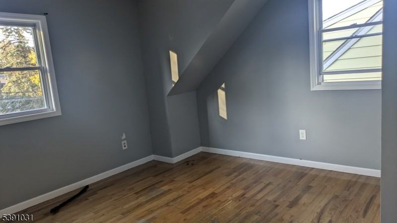 1211 ROBERT ST 2 ND FLOOR - Photo 4 of 11