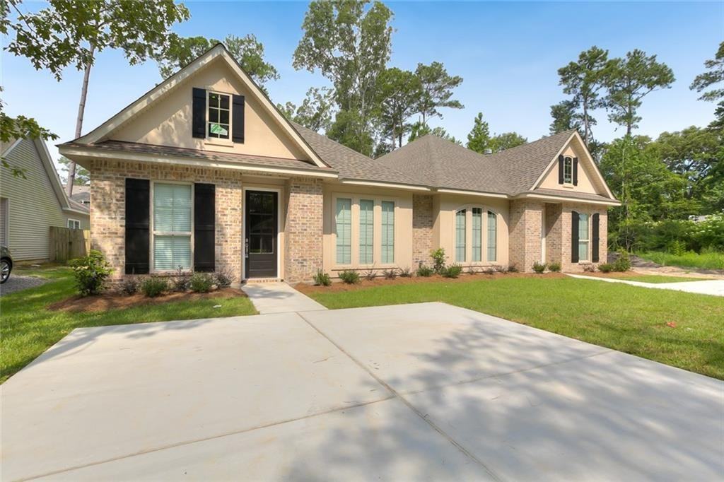 2258 9th St - Photo 3 of 20