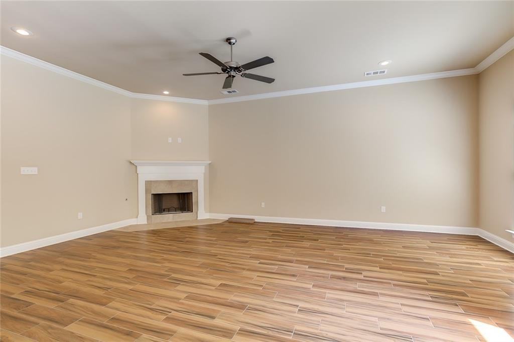 2258 9th St - Photo 5 of 20