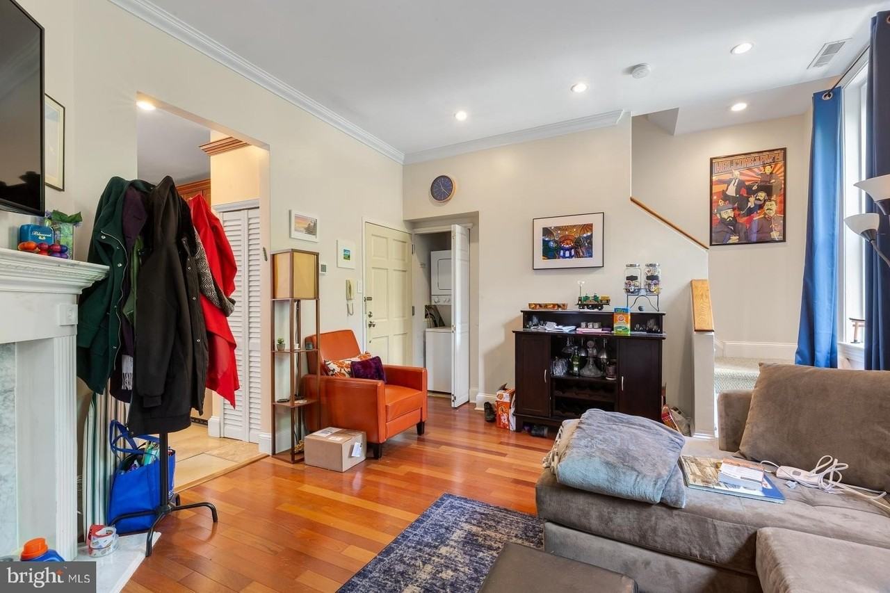 1704 Wallace St Apt 201 #201 - Photo 4 of 26