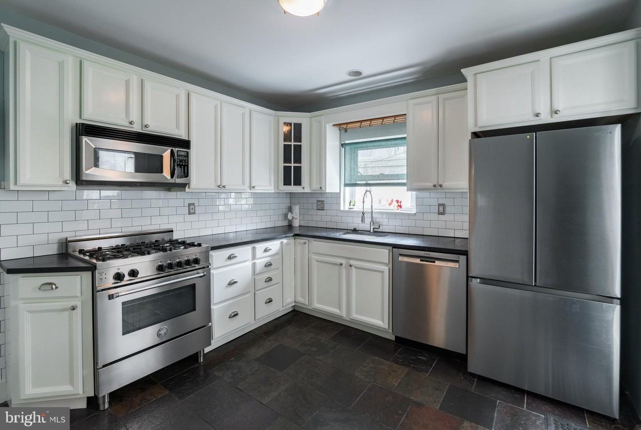 2662 Memphis St - Photo 5 of 27