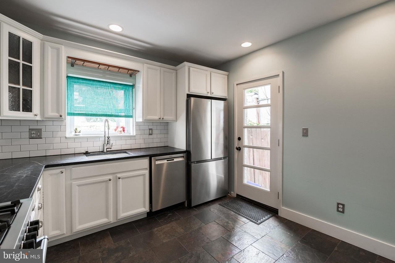 2662 Memphis St - Photo 6 of 27