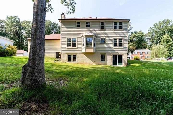 9707 Glenway Ct - Photo 2 of 13