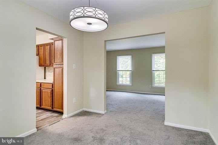 9707 Glenway Ct - Photo 3 of 13