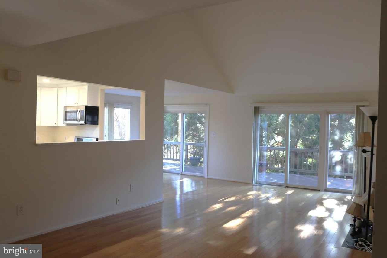 4507 Highland Green Ct - Photo 3 of 34