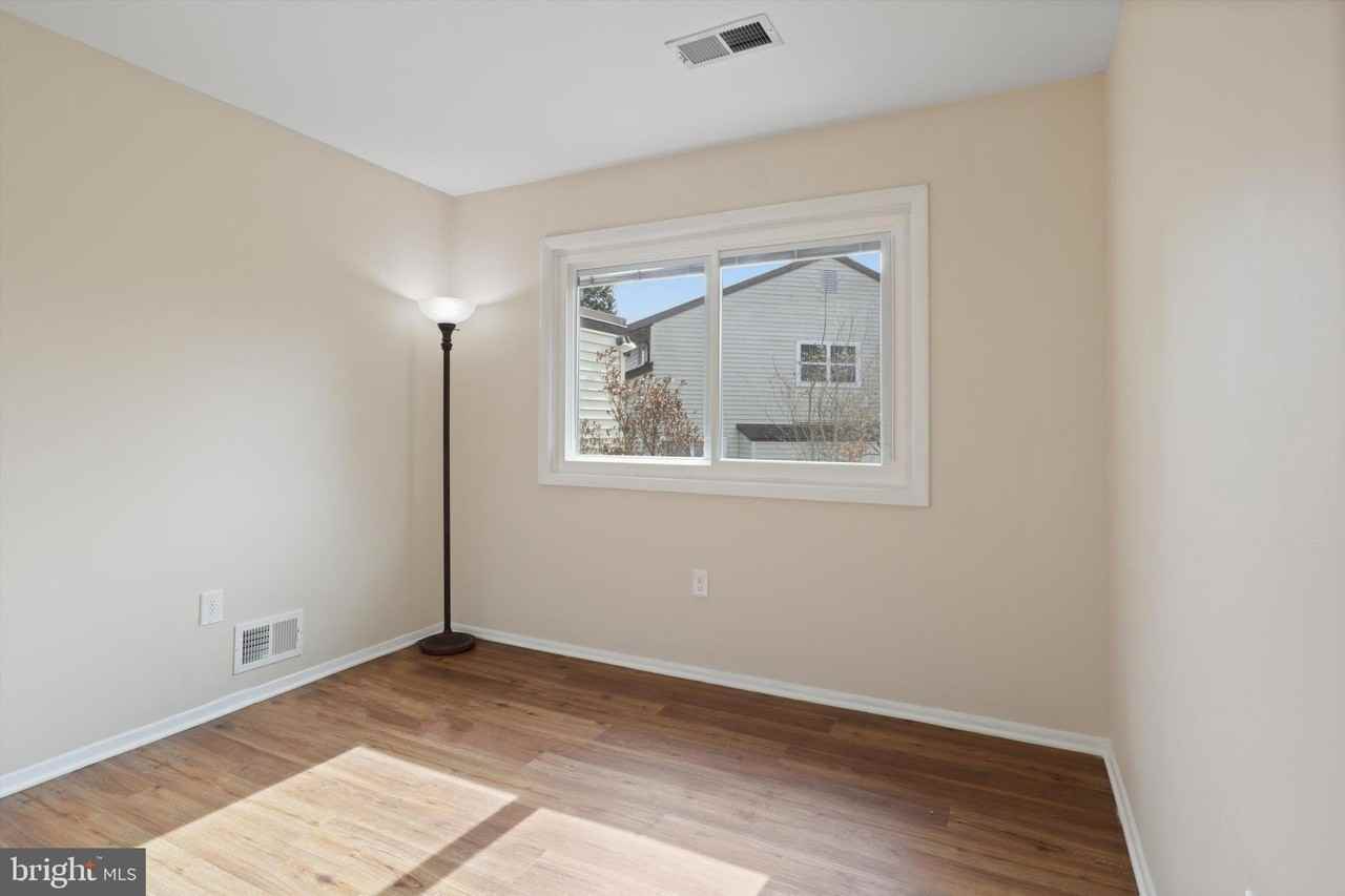 103 Farmington Ln - Photo 3 of 42