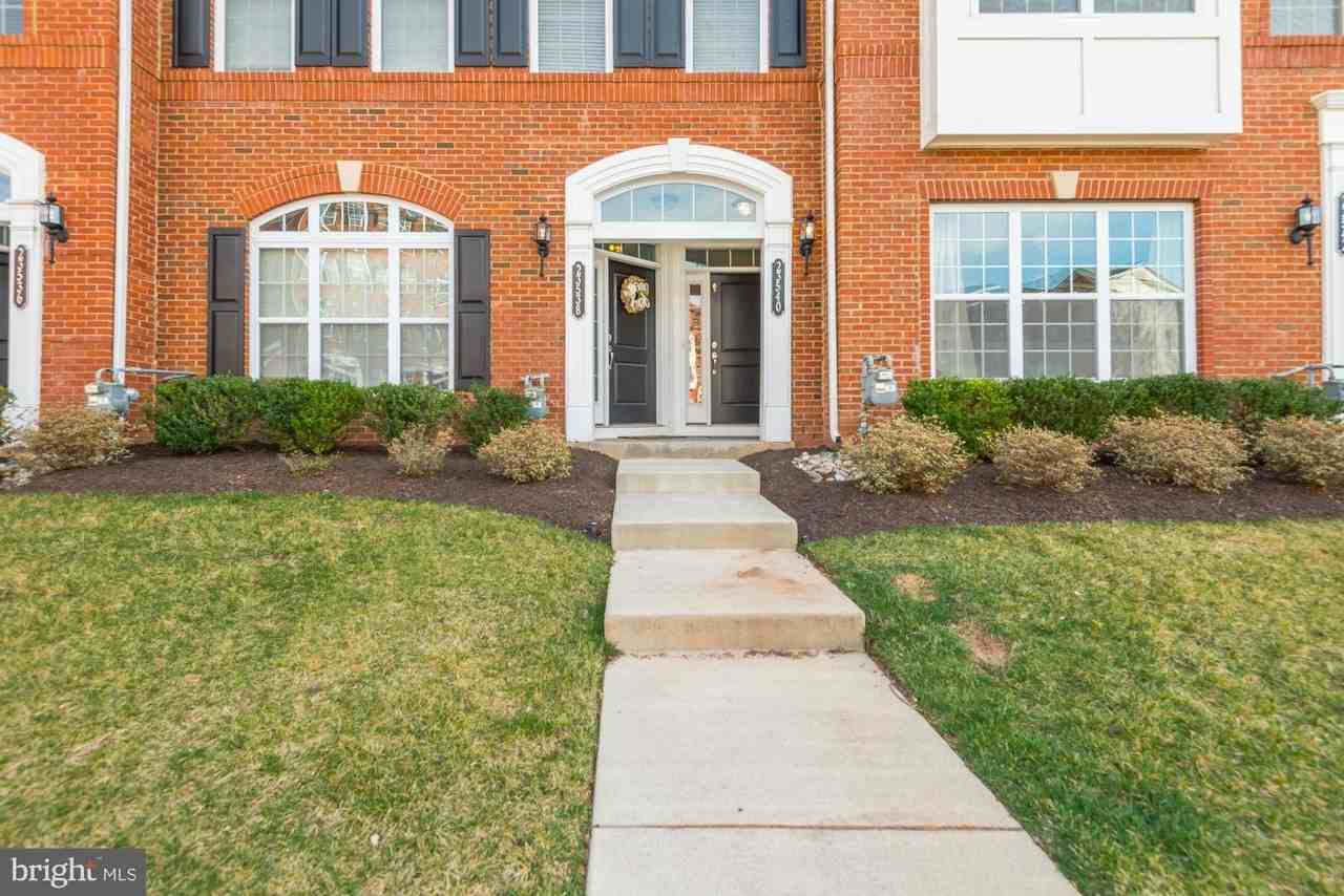 23540 Belvoir Woods Ter - Photo 2 of 29