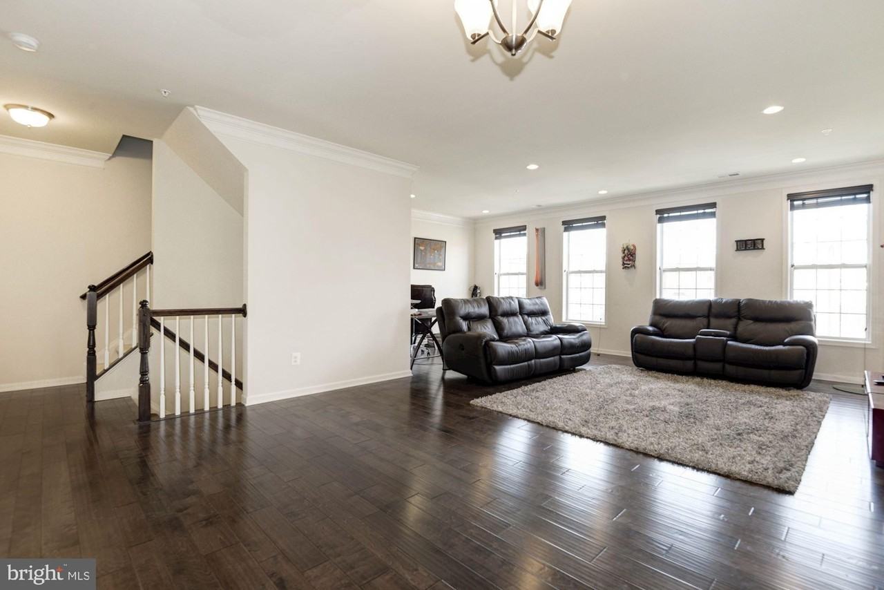 23540 Belvoir Woods Ter - Photo 4 of 29