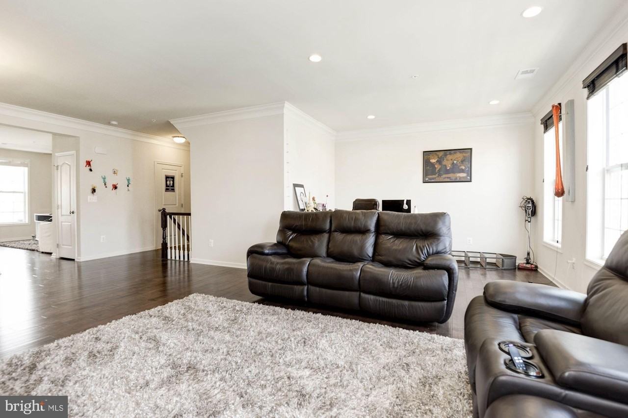 23540 Belvoir Woods Ter - Photo 5 of 29