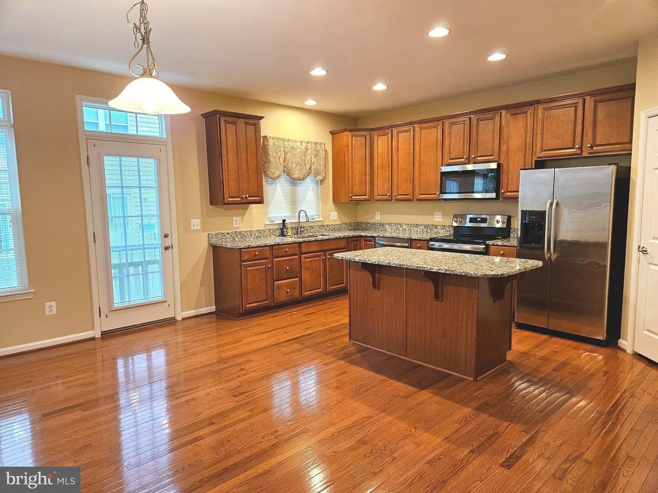 7012 Trek Way - Photo 3 of 24