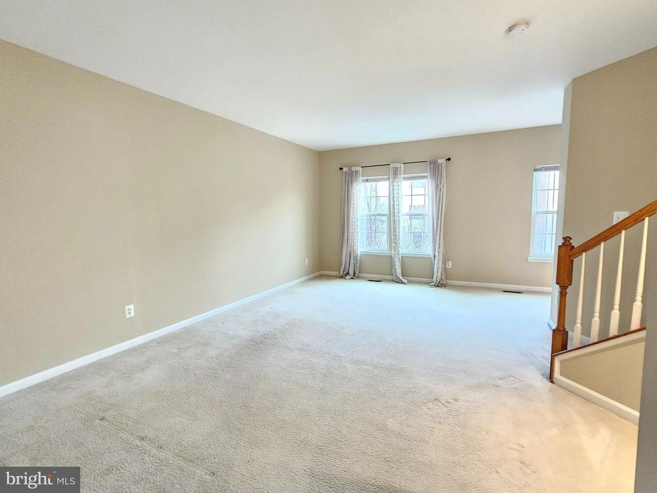 7012 Trek Way - Photo 4 of 24