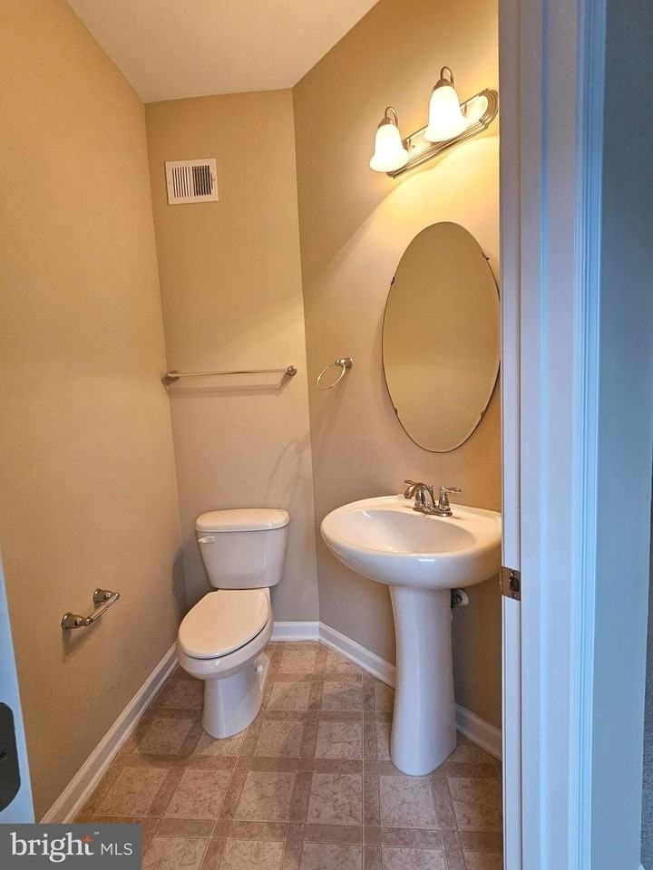 7012 Trek Way - Photo 5 of 24