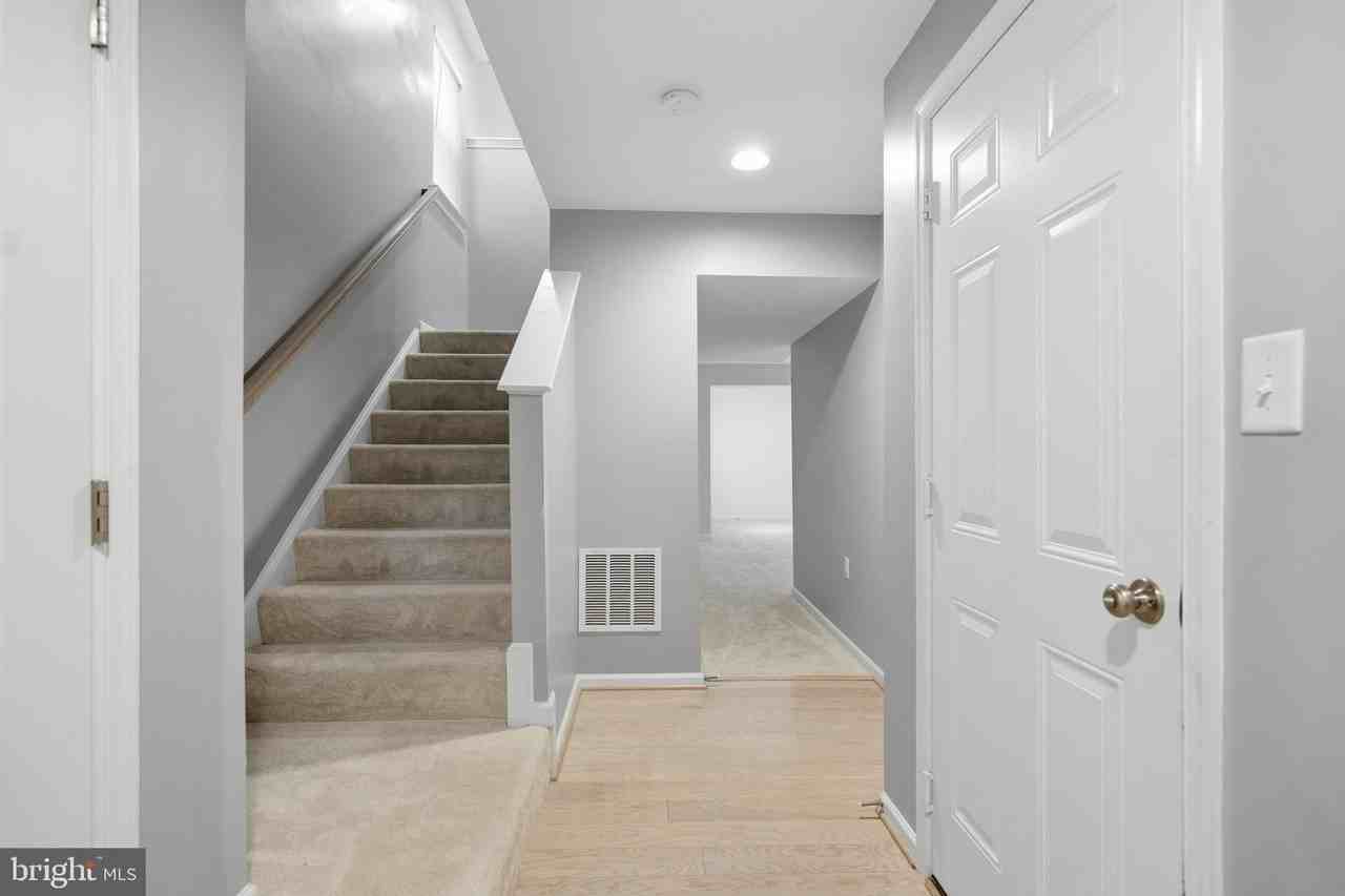 43 Cecily Way - Photo 2 of 31