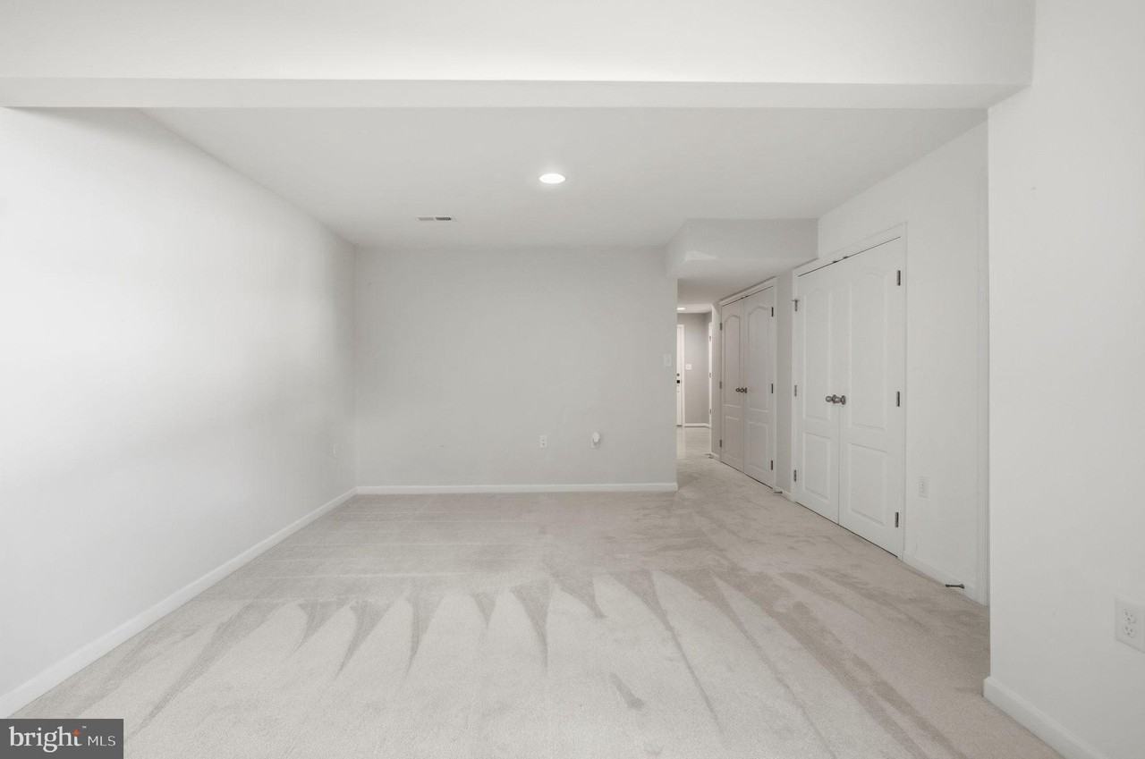 43 Cecily Way - Photo 5 of 31