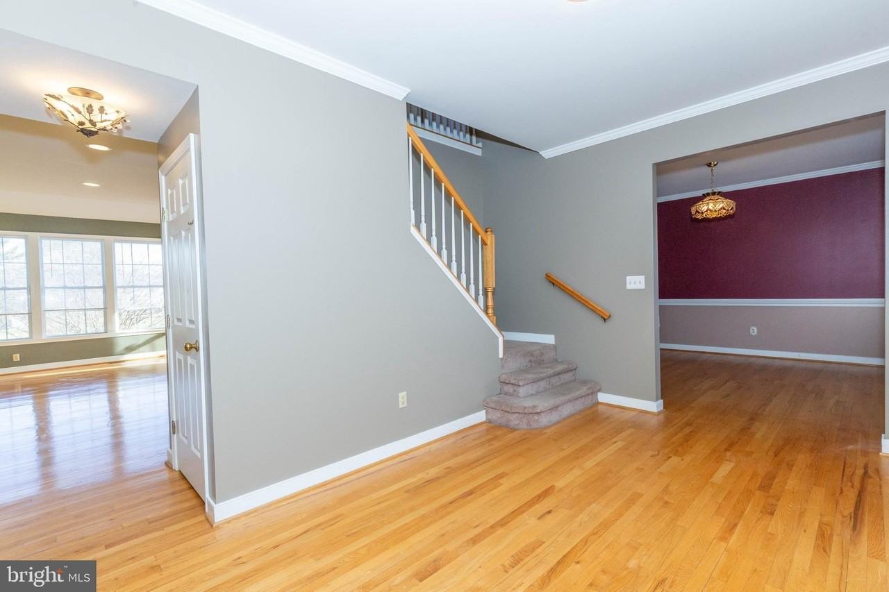 180 Muirfield Ct - Photo 3 of 50