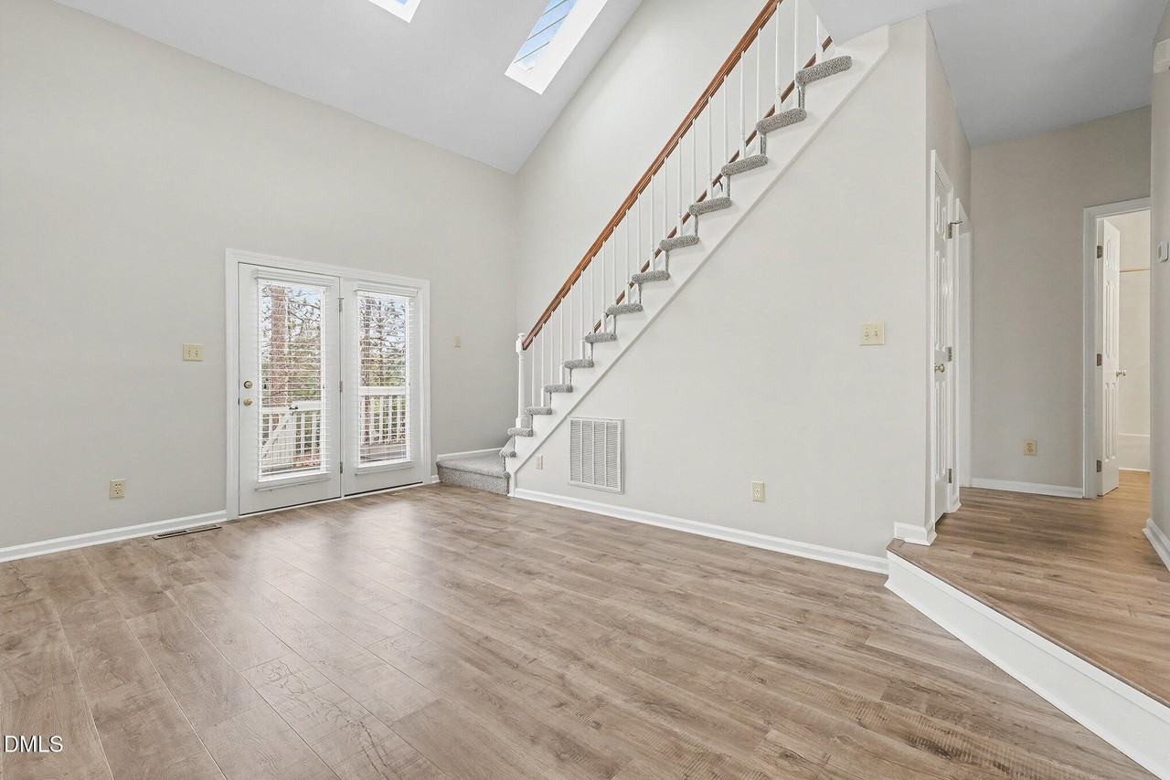 3706 Carnegie Ln - Photo 4 of 20