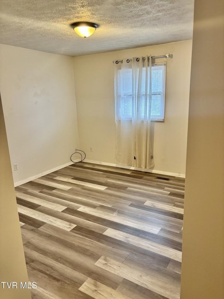 107 N Creek Dr Apt 12 #12 - Photo 7 of 8