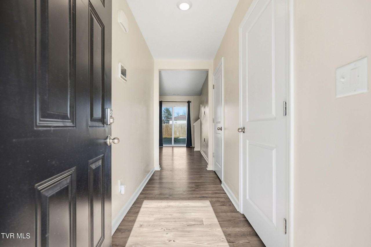 3086 Nicole Cir - Photo 5 of 37