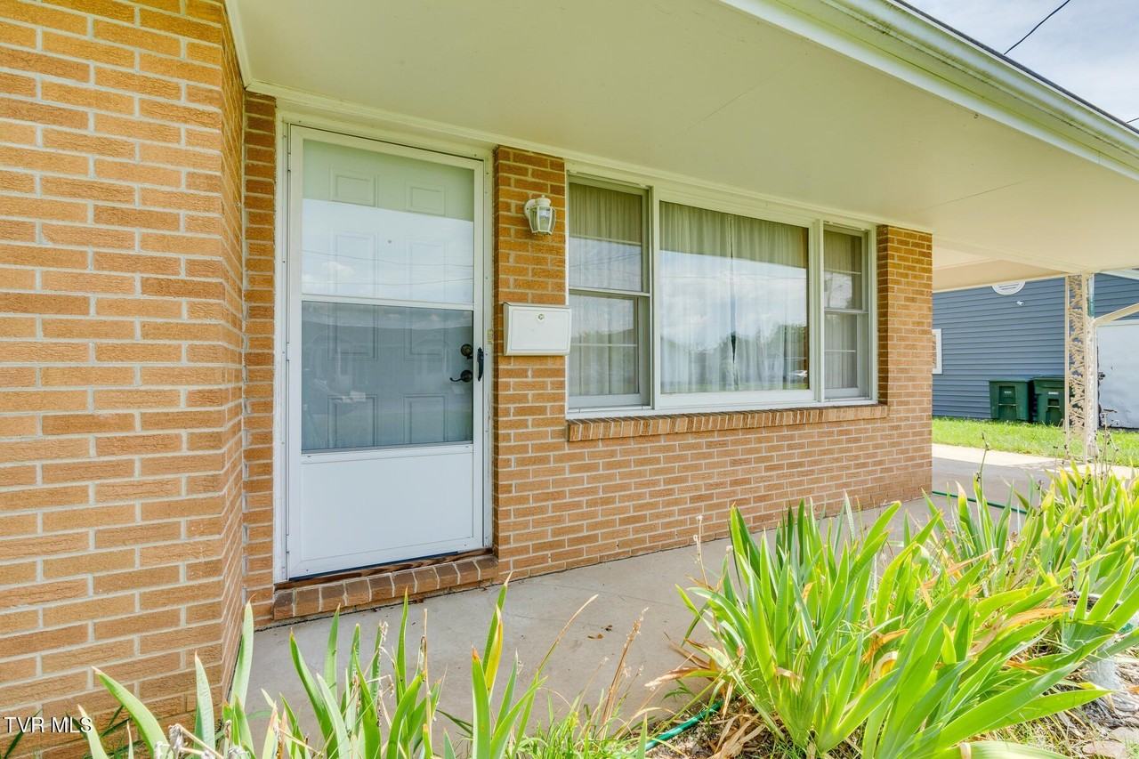 607 Race St - Photo 4 of 25