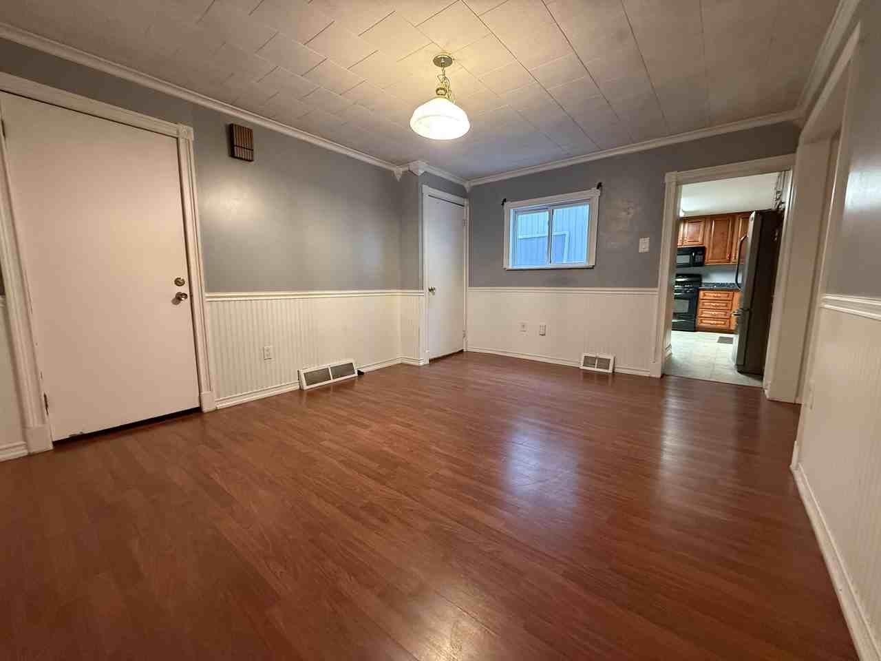 1706 Mary St - Photo 3 of 14