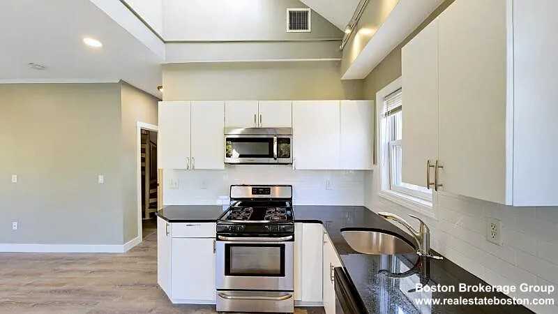 20 Ashley St #3 - Photo 2 of 13