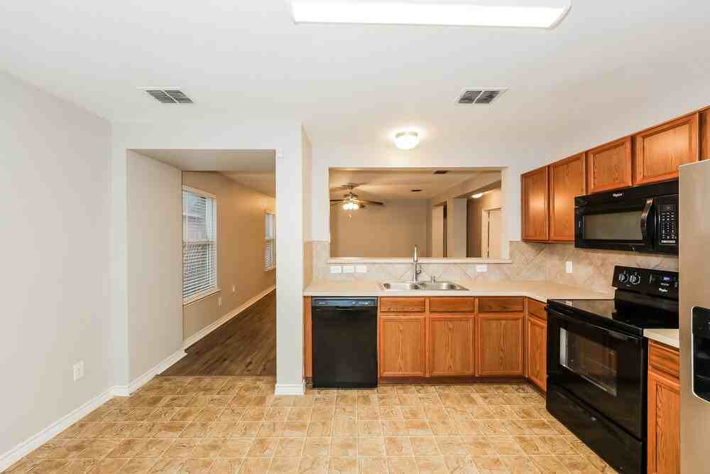 1172 Tomahawk Dr - Photo 7 of 17