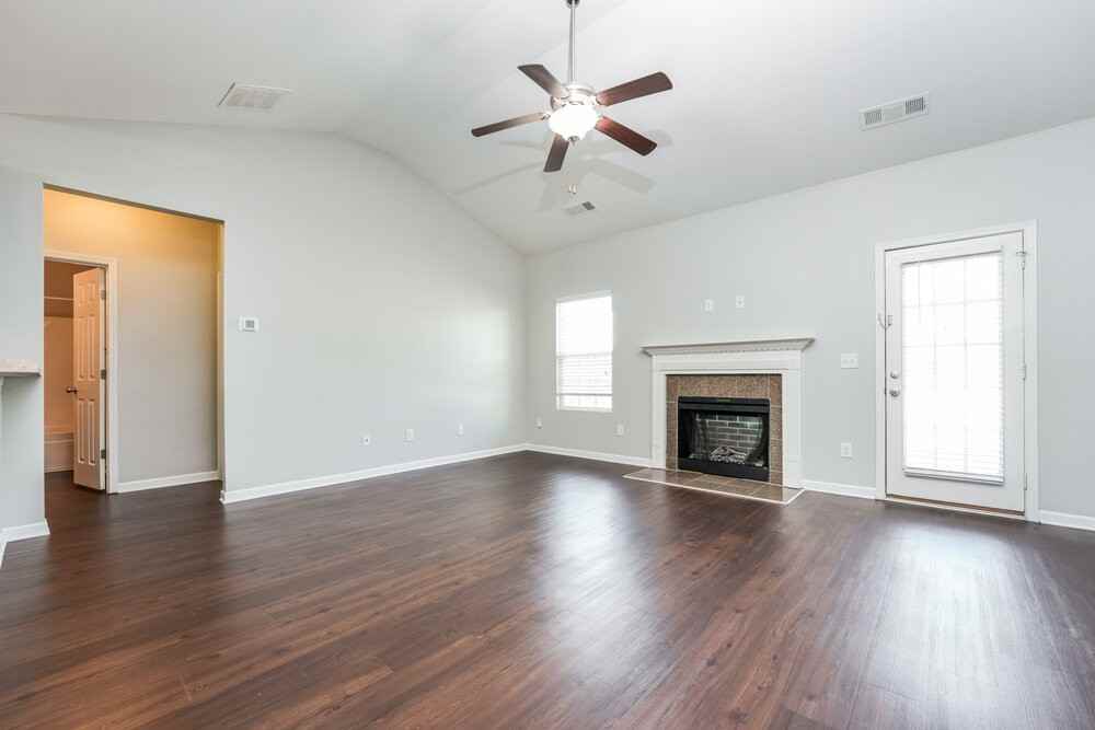 1183 Warm Spring Ct - Photo 4 of 19