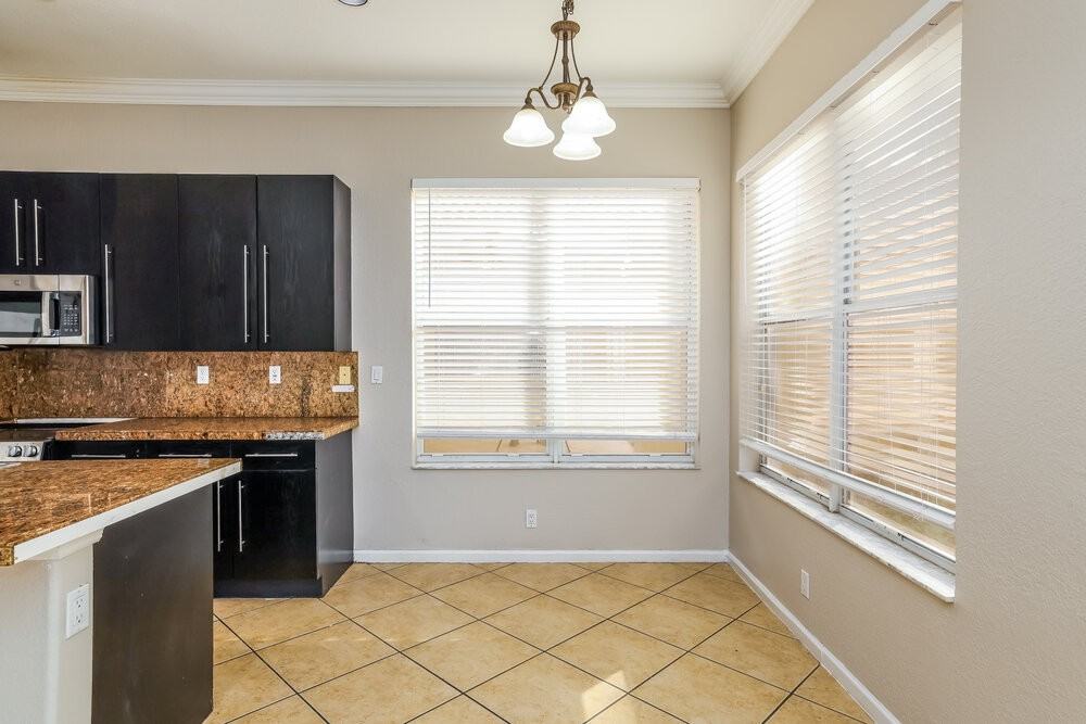 5293 Sancerre Cir - Photo 7 of 17