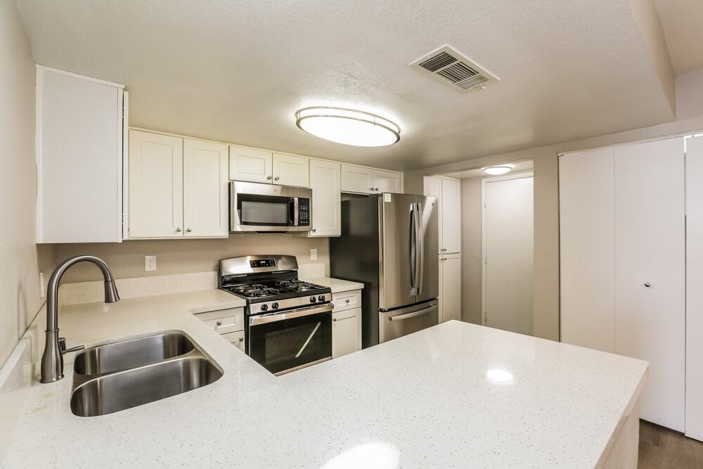 6373 Rose Tree Ln - Photo 7 of 17