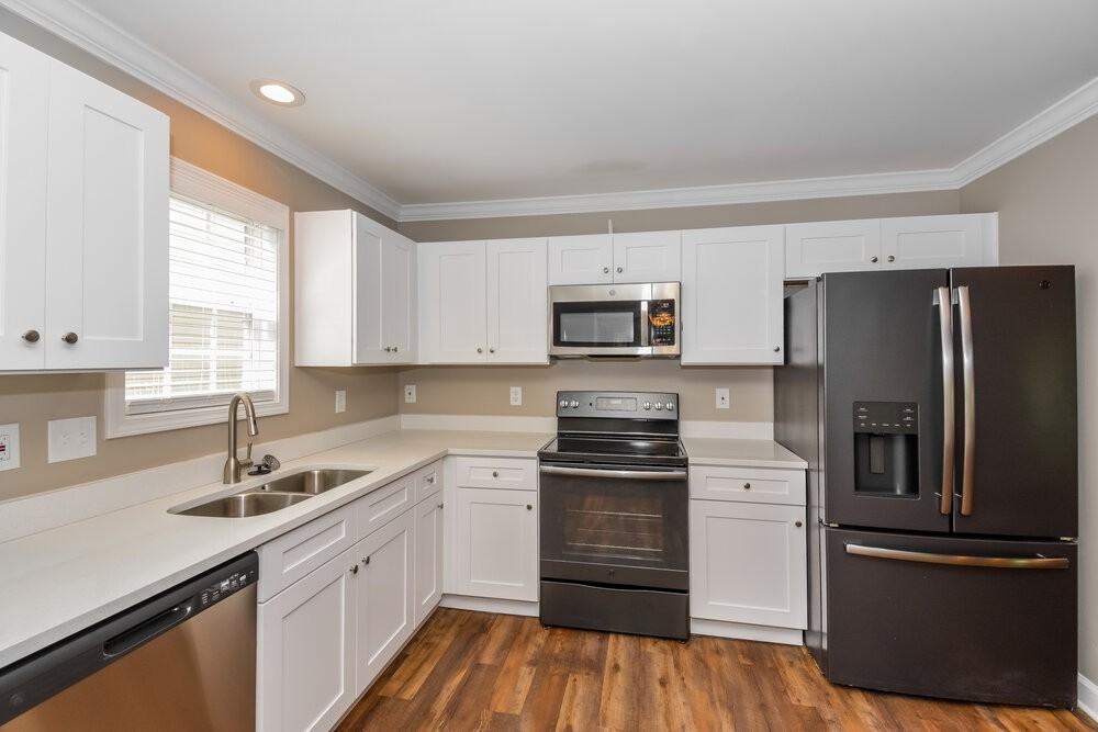 117 Lakeside Ct - Photo 7 of 17