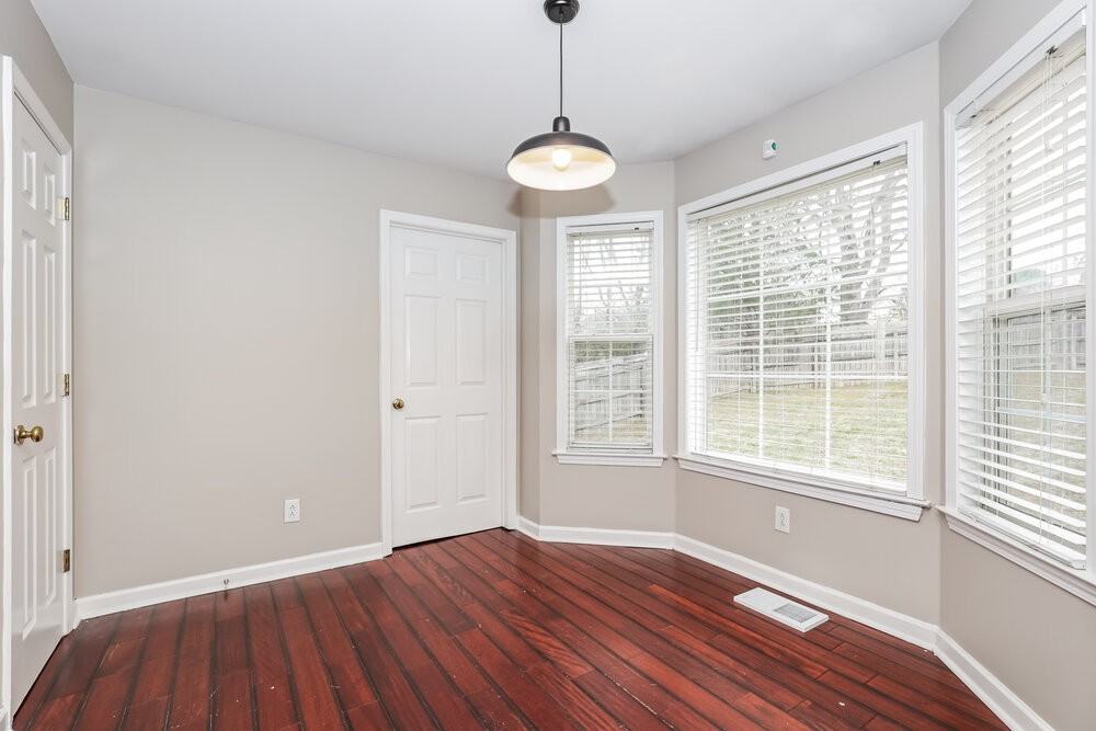 2800 Overton Dr - Photo 6 of 17