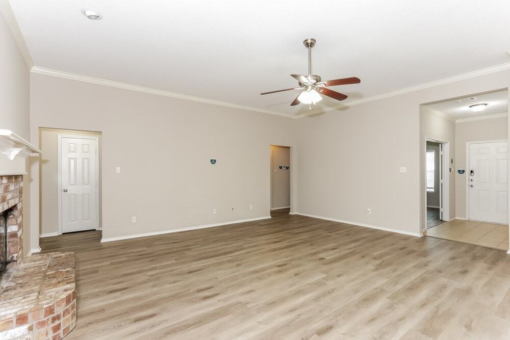 125 Adams Dr - Photo 5 of 19