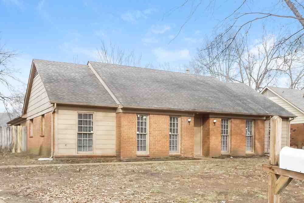 7026 Cross Timber Ln - Photo 3 of 15