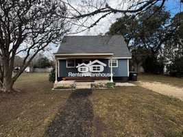 featured image of 406 S Main St