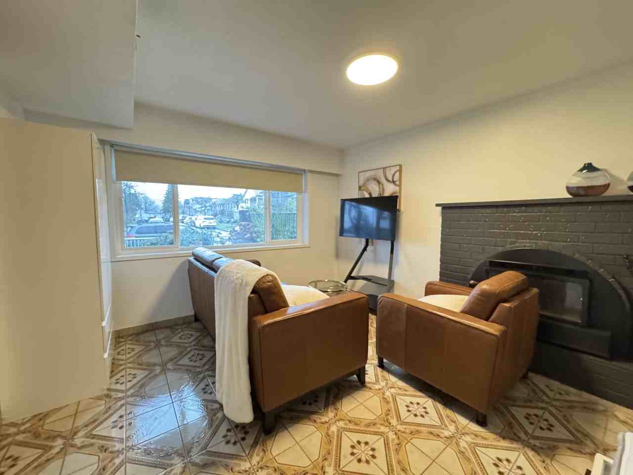 2040 East 32nd Avenue - Photo 2 of 6