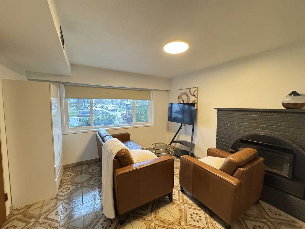 2040 East 32nd Avenue - Photo 3 of 6