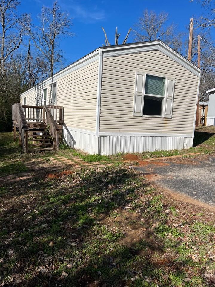 Looking for a lot for your single wide mobile home? 2 months free! - Photo 2 of 7