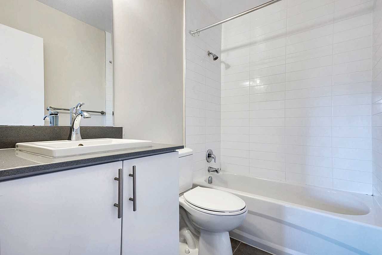 Metropolitan Towers - Photo 6 of 13