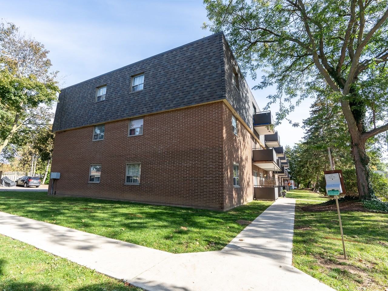 Lisgar Avenue Apartments - Photo 3 of 21