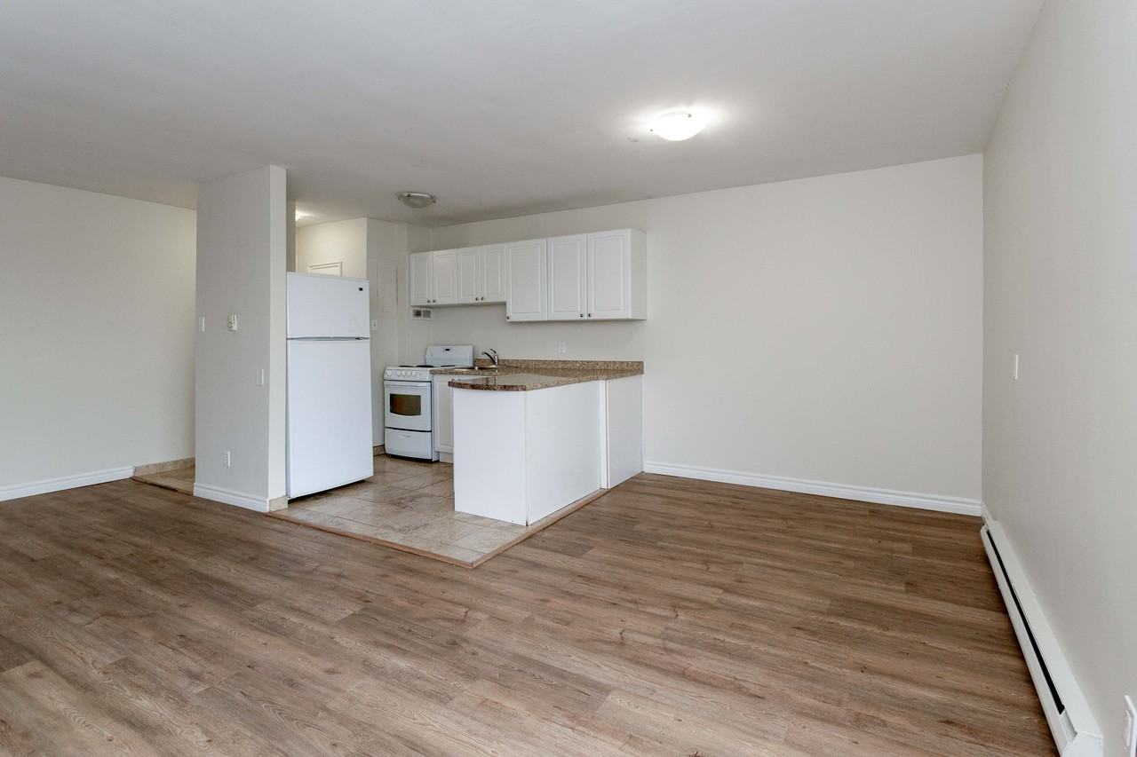 Regal Tower Apartments - Sarnia - Photo 7 of 20