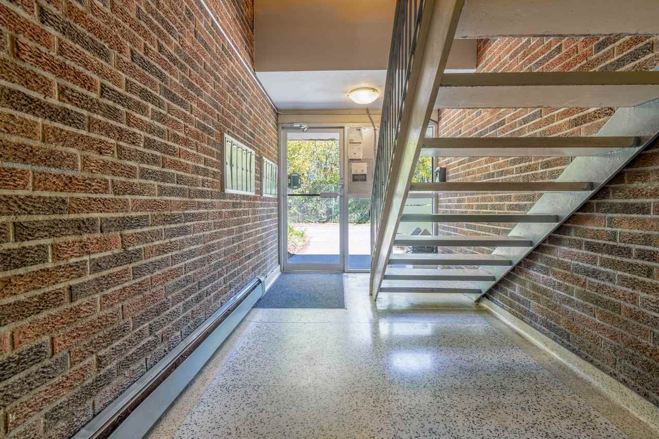 Devine Street Apartments - Photo 7 of 24