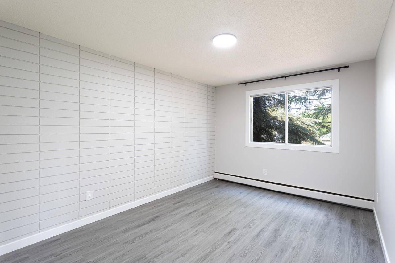 Black Gold Place - Photo 7 of 17